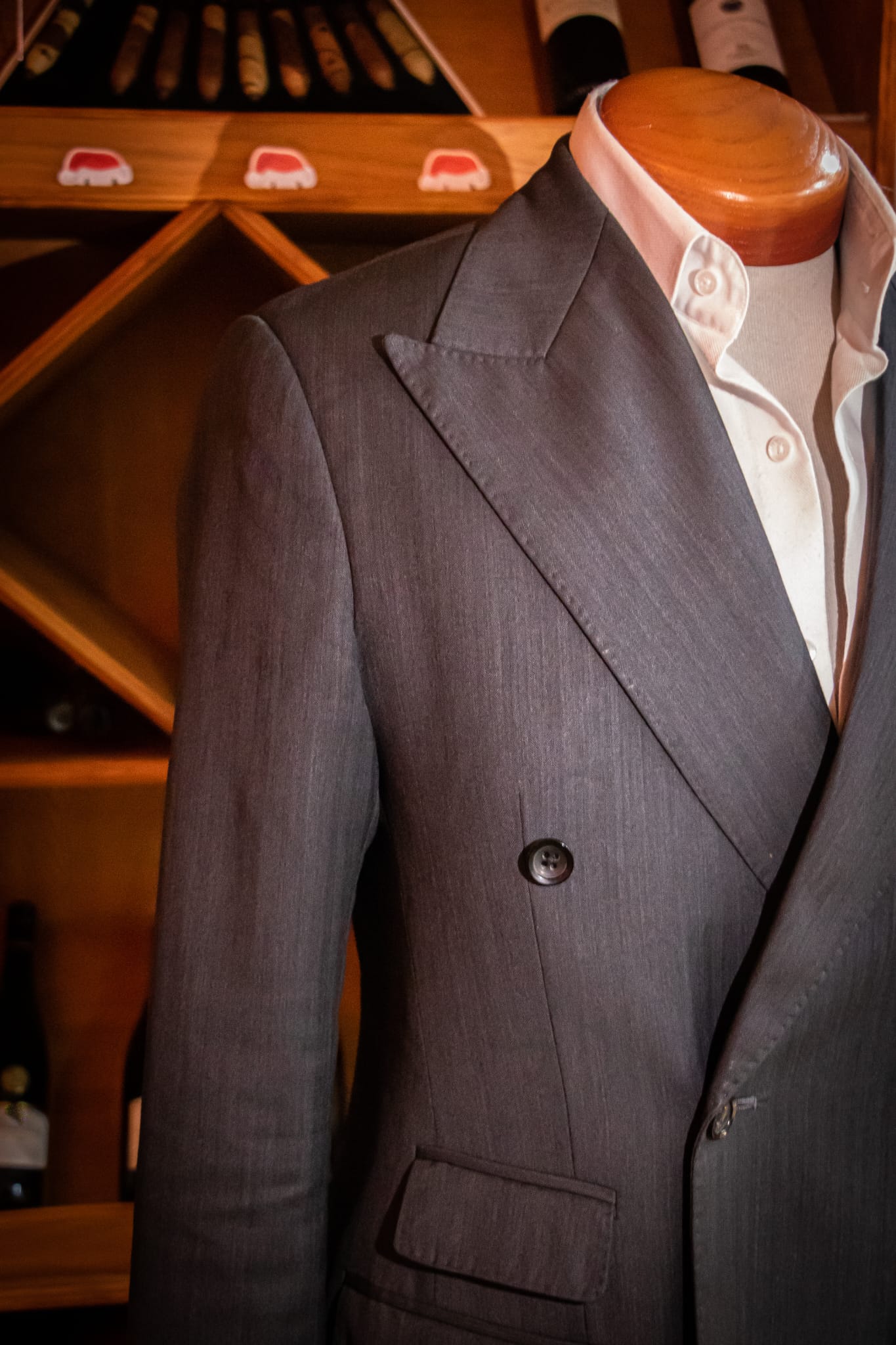Peak lapel and shoulder detail